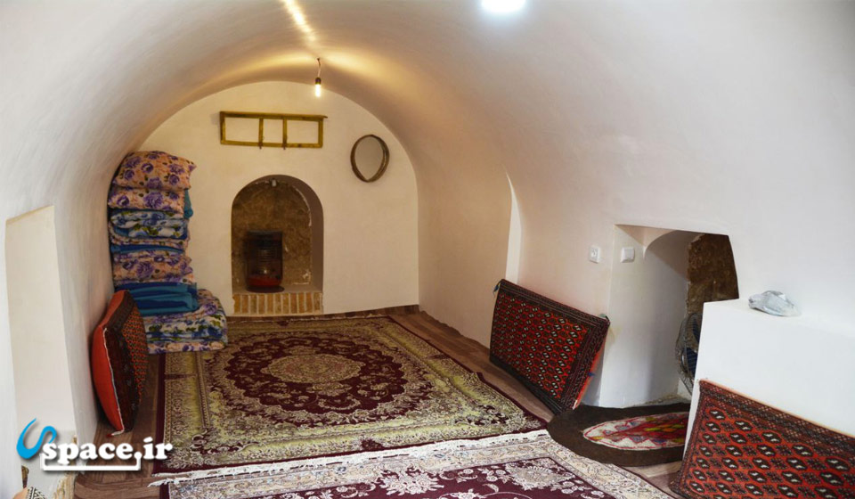 نمای اتاق دستکند اقامتگاه بوم گردی مسین بابا - روستای بیابانک - سرخه - سمنان